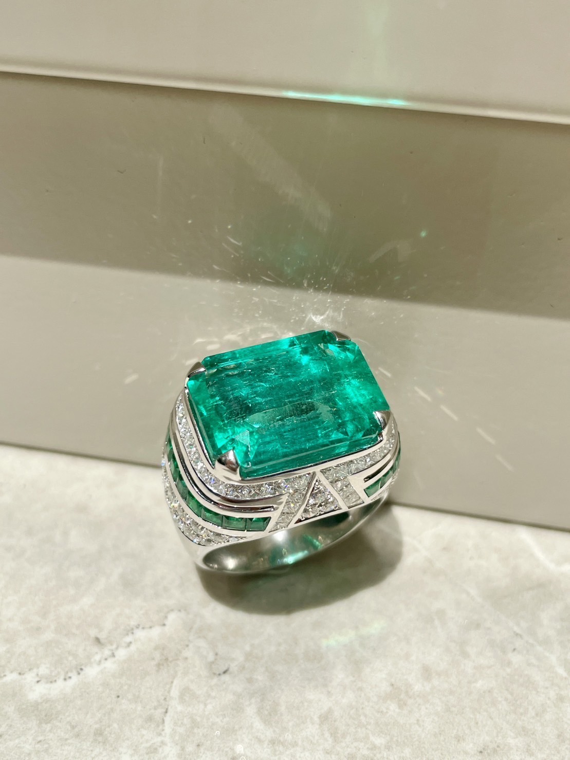 Custom emerald and diamond ring by Jay Gems Bangkok