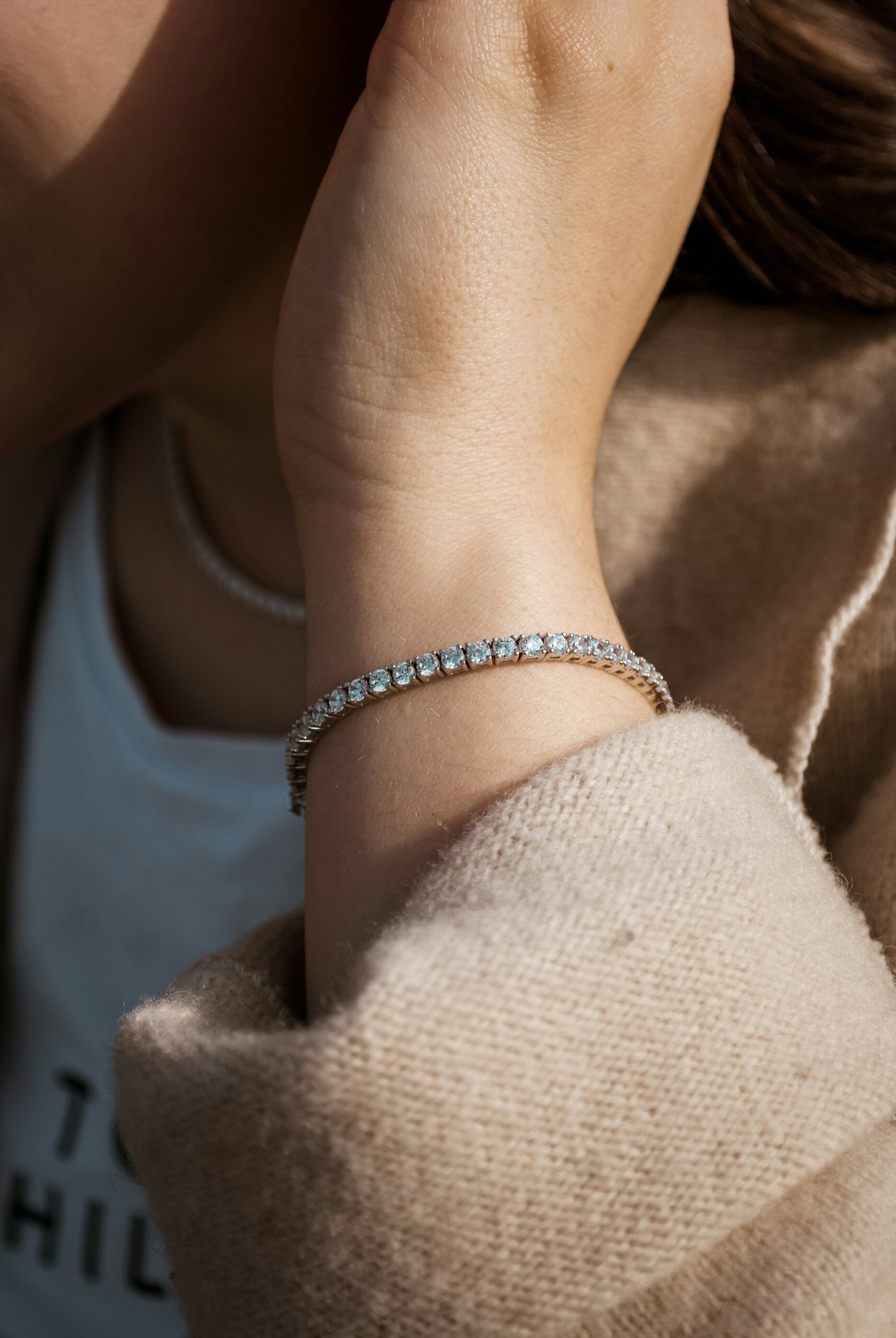 Blue sapphire diamond tennis bracelet close-up Jay Gems Bangkok