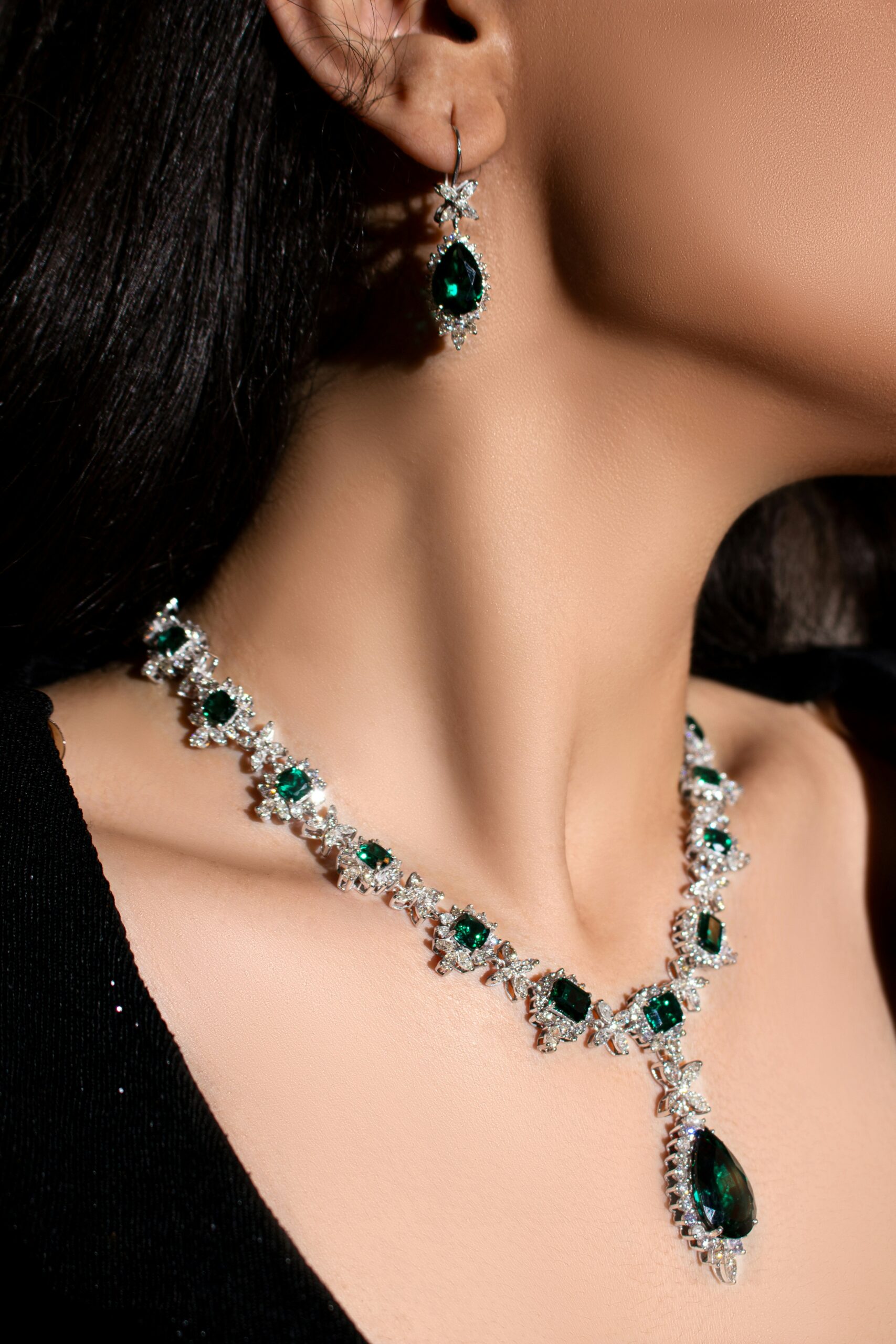 Custom emerald and diamond necklace and earring set by Jay Gems Bangkok